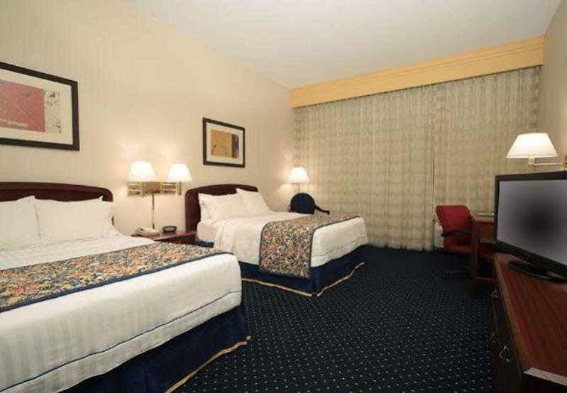 Courtyard By Marriott North Dayton